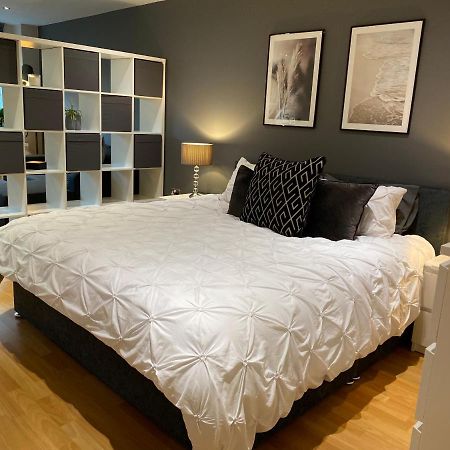 City Centre Modern Studio Apartment - Westone Free Wifi, Gym Access, Netflix Шеффілд Екстер'єр фото